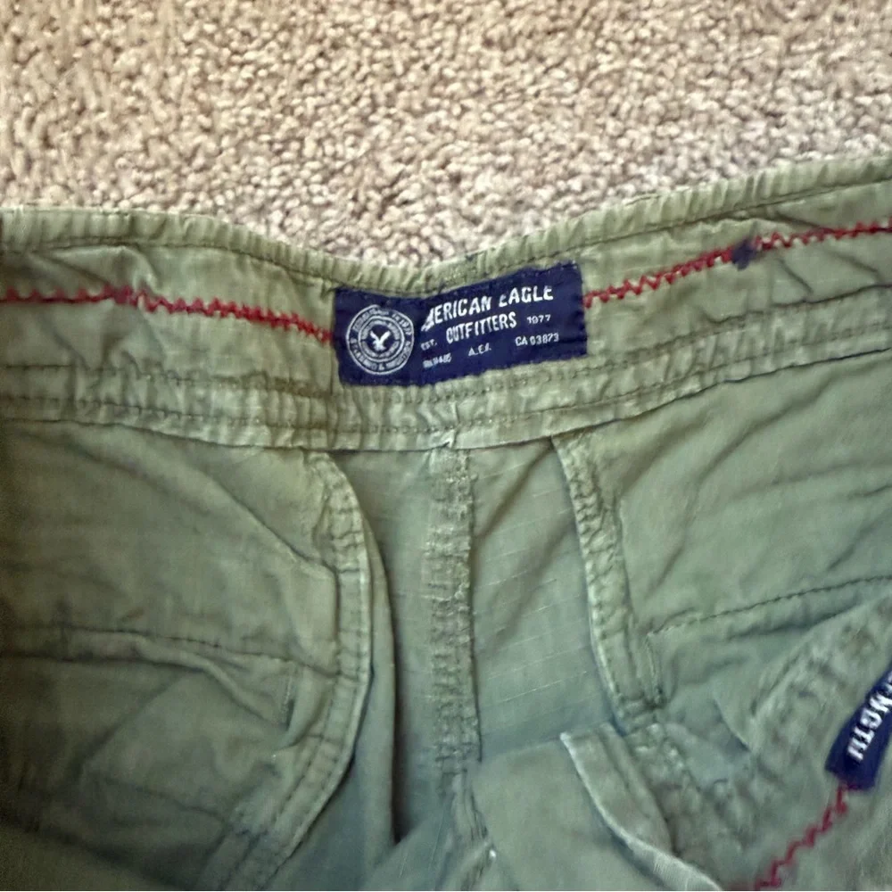 American Eagle Outfitters green shorts waist 32 - Picture 6 of 8